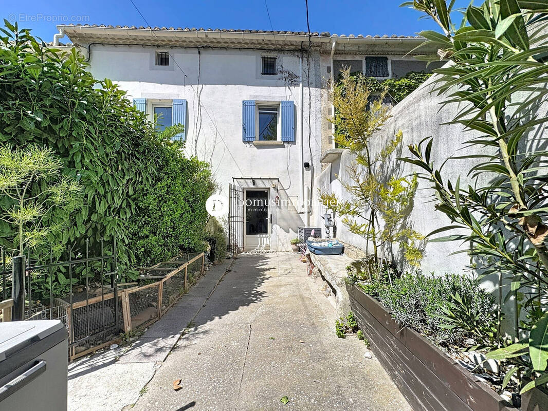 Maison à PERNES-LES-FONTAINES