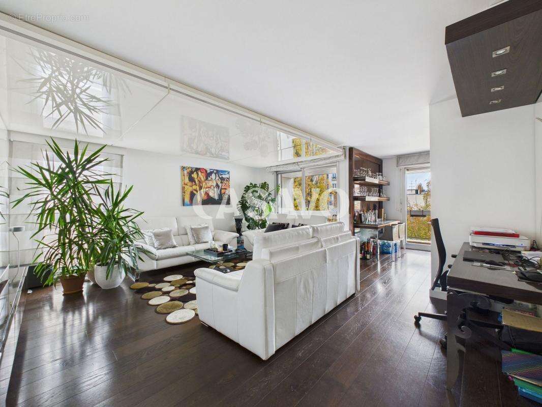 Appartement à NEUILLY-SUR-SEINE