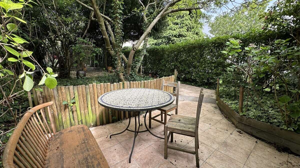 Maison à SURESNES