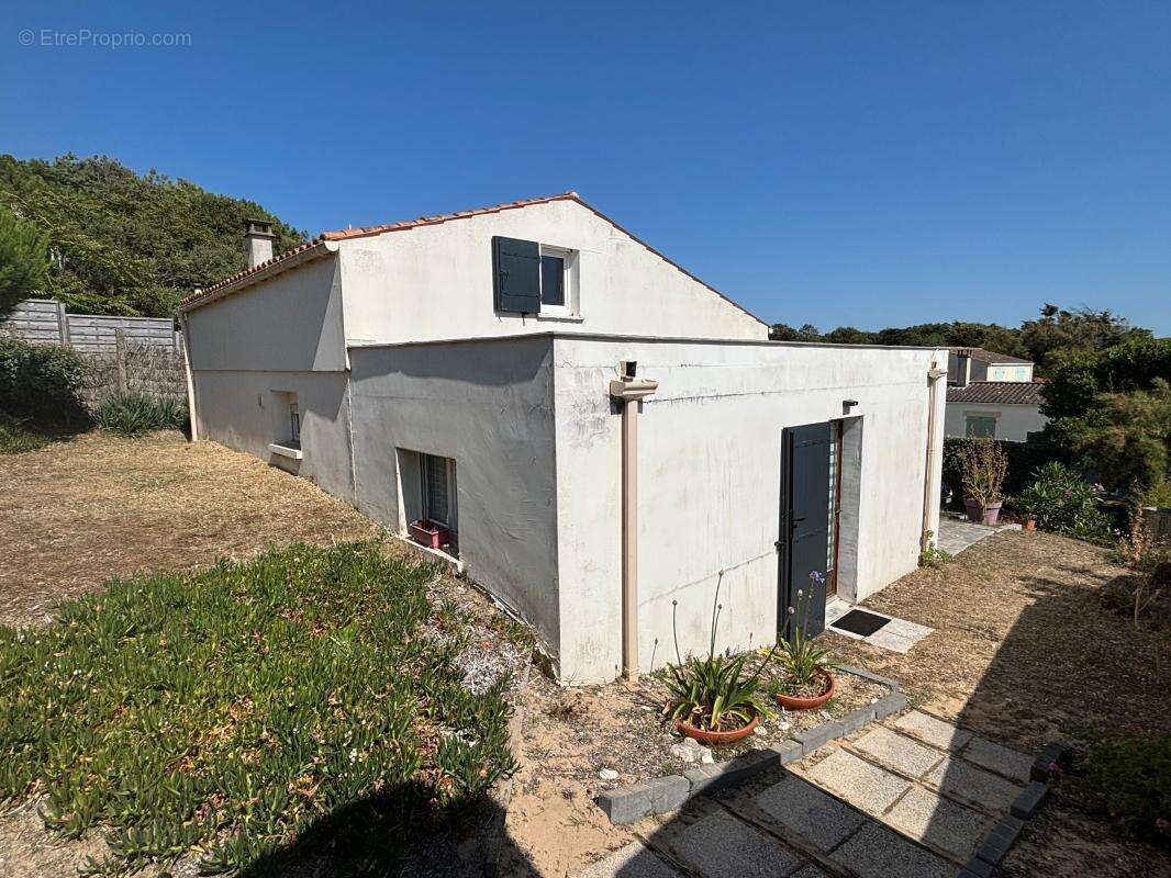 À deux pas de la plage, dans un quartier prisé - photo 4