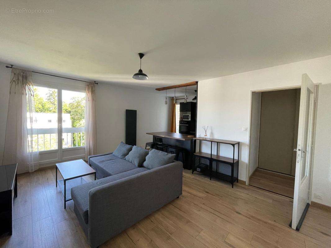 Appartement à SAINT-JEAN-DE-BRAYE