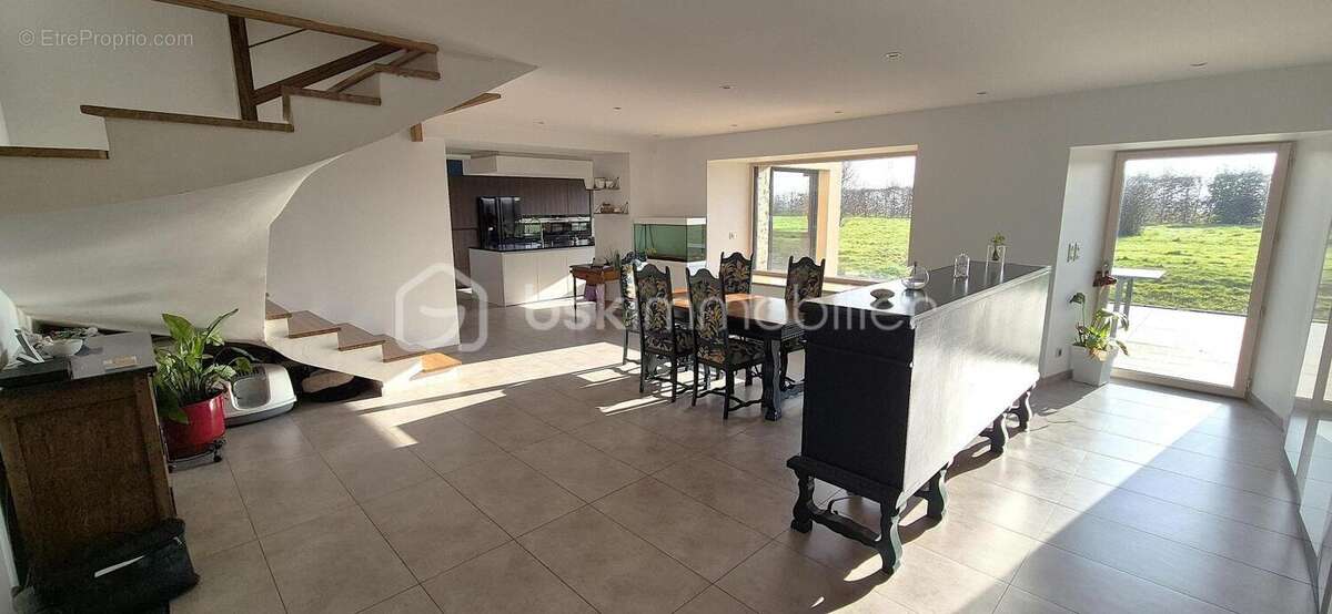 Maison à NUILLE-SUR-VICOIN