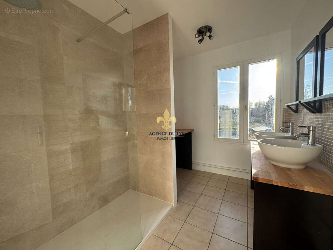 Appartement à LAMORLAYE
