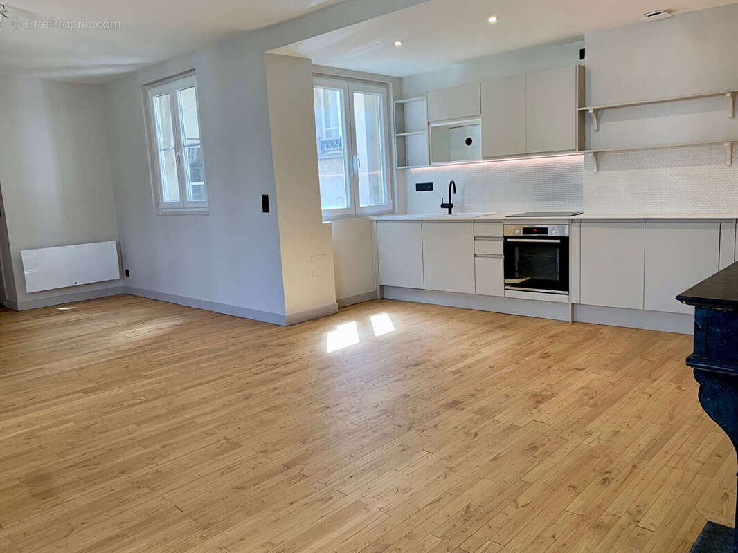 Appartement à PARIS-7E