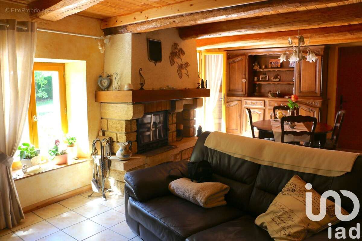 Maison 87 m² à Saint-Sauveur-La-Sagne  - photo 4