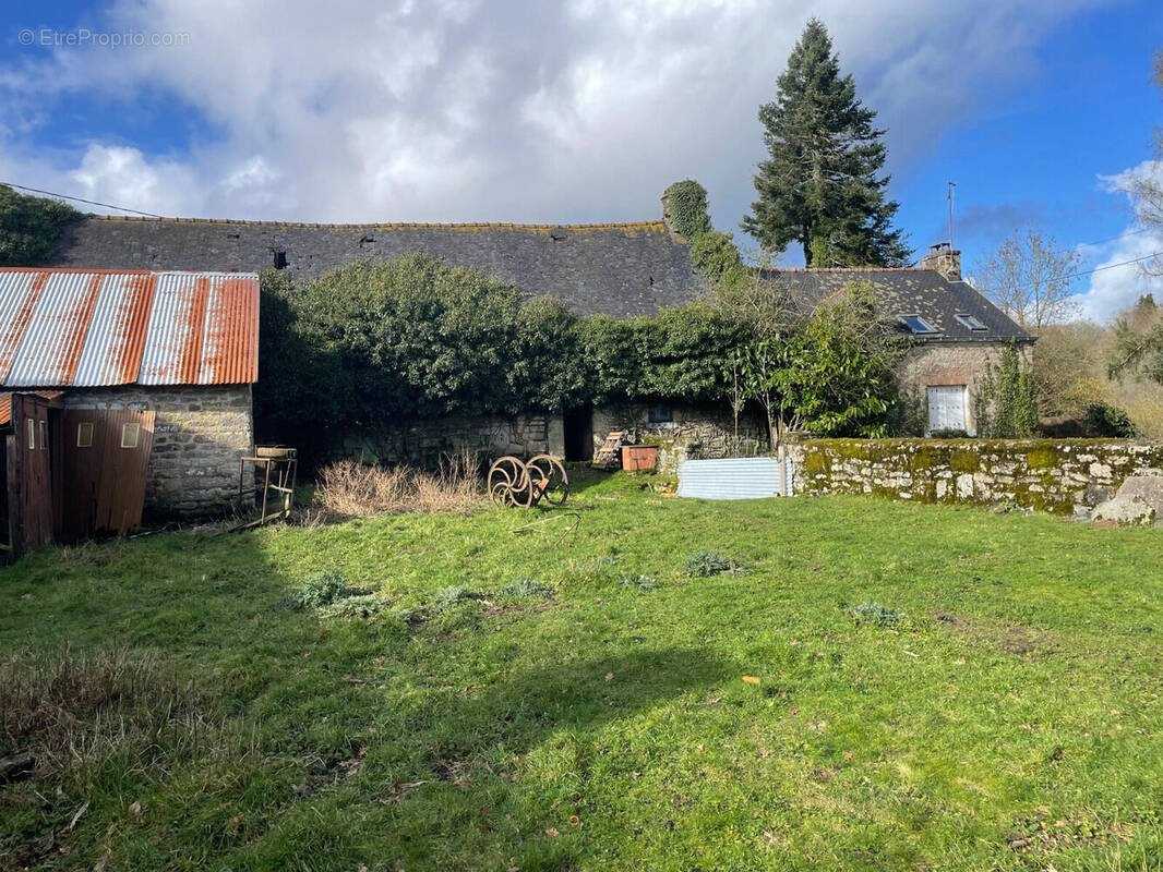 Maison à MALGUENAC