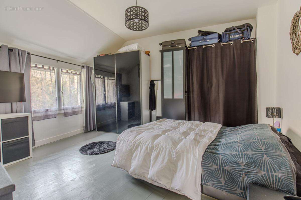 Maison à OINVILLE-SUR-MONTCIENT