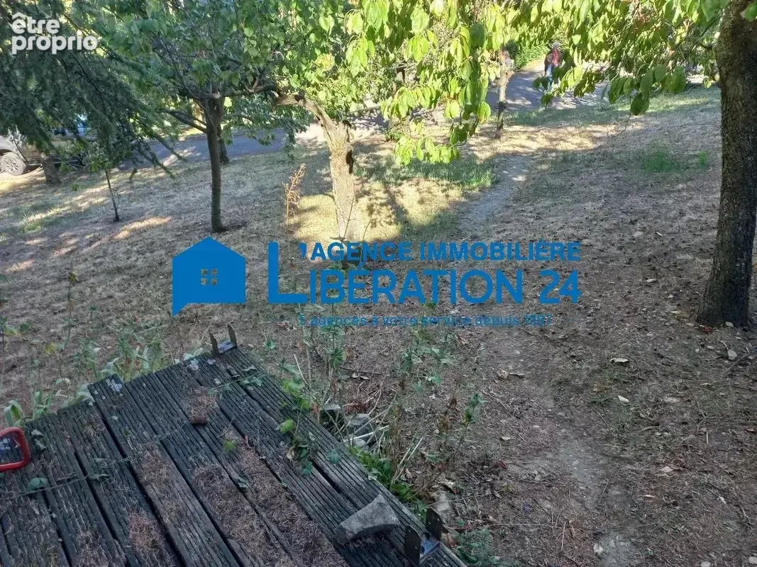 Terrain constructible de 510 m² à Rive-de-Gier - photo 8