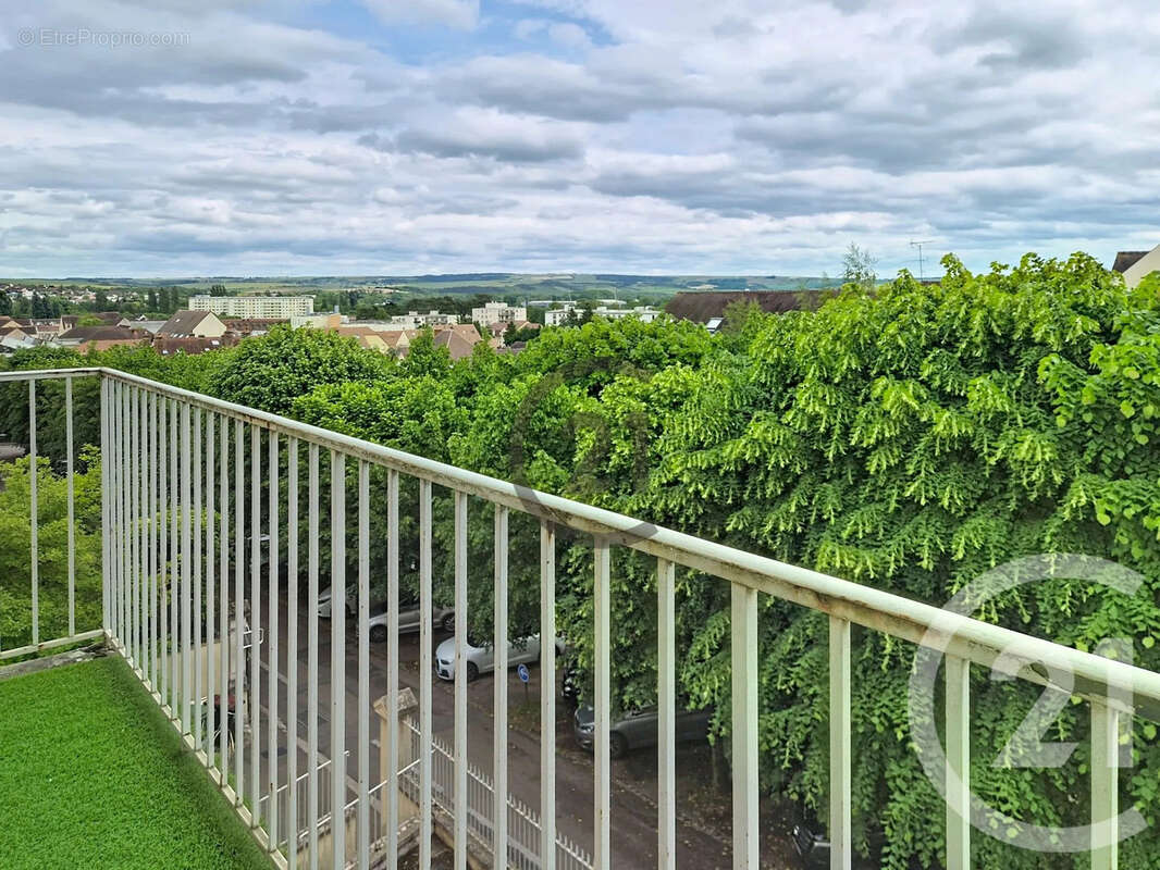 Appartement 81 m² à Auxerre  - photo 6