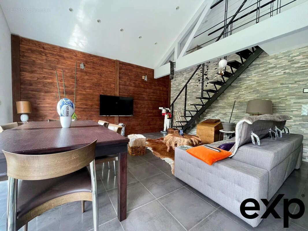 Maison à CHINDRIEUX