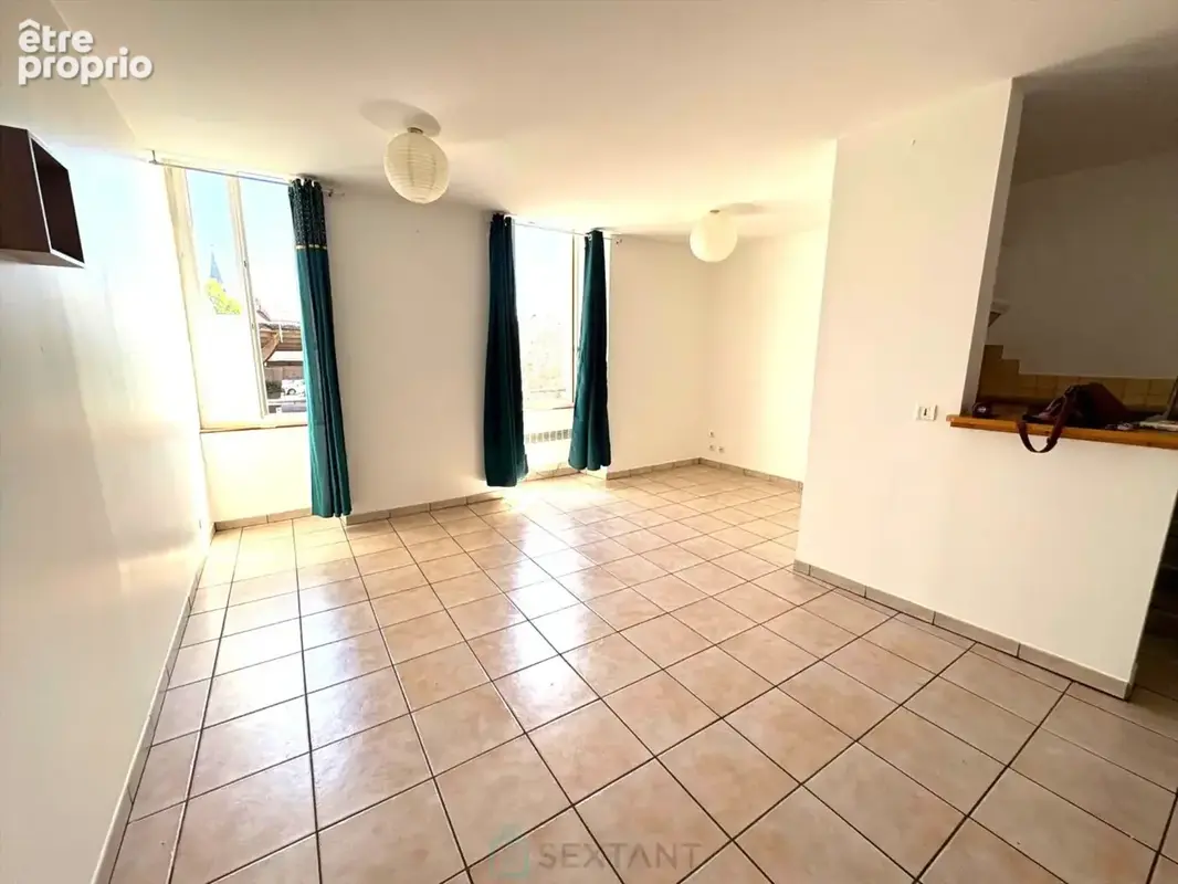 En exclusivité  Maison à usage mixte avec local commercial et appartement loué - photo 7
