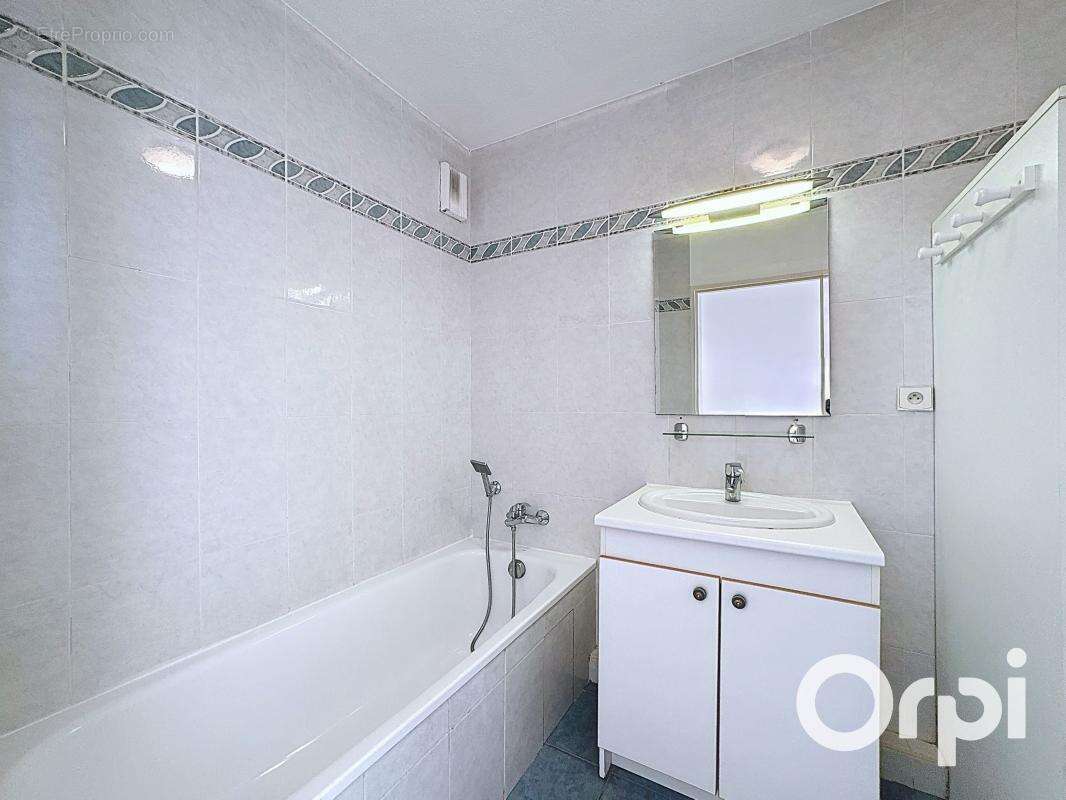 Appartement à VILLENEUVE-LOUBET