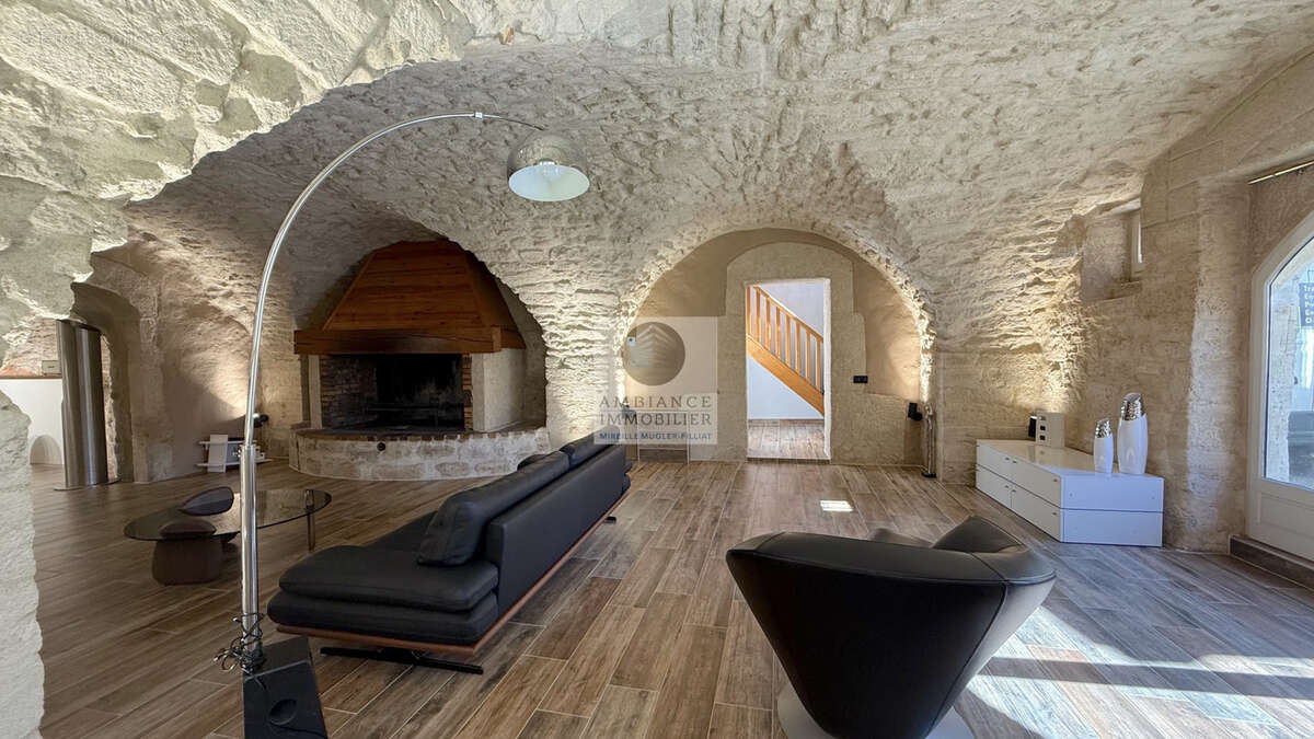 Maison à ETOILE-SUR-RHONE