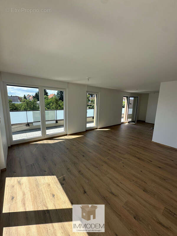 Superbe attique neuf 4 pièces de 90 m2 avec terrasse de 37 m2   Vue dégagée   Proche Strasbourg - photo 7