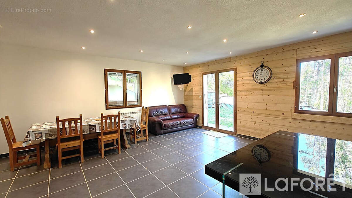 Maison à SAINT-SAUVEUR