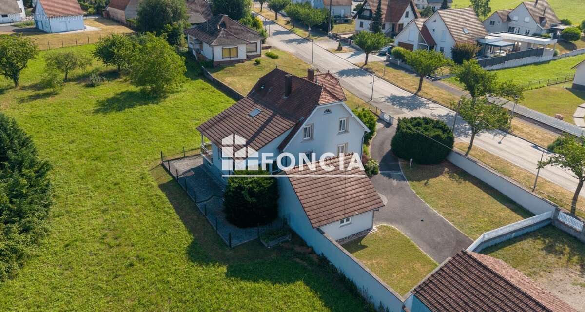 Spacieuse maison familiale de 174 m² avec terrain de 4 481 m² dont 3 500 m² constructibles - photo 9