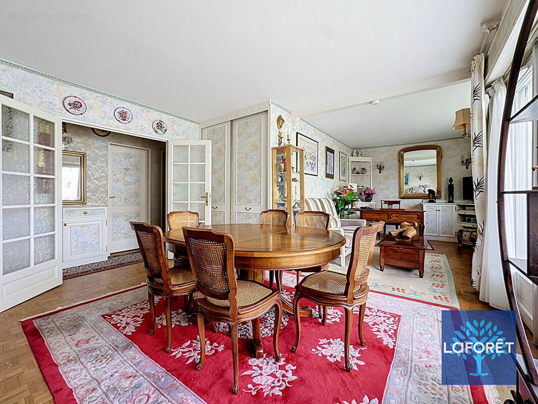 Appartement à CHILLY-MAZARIN