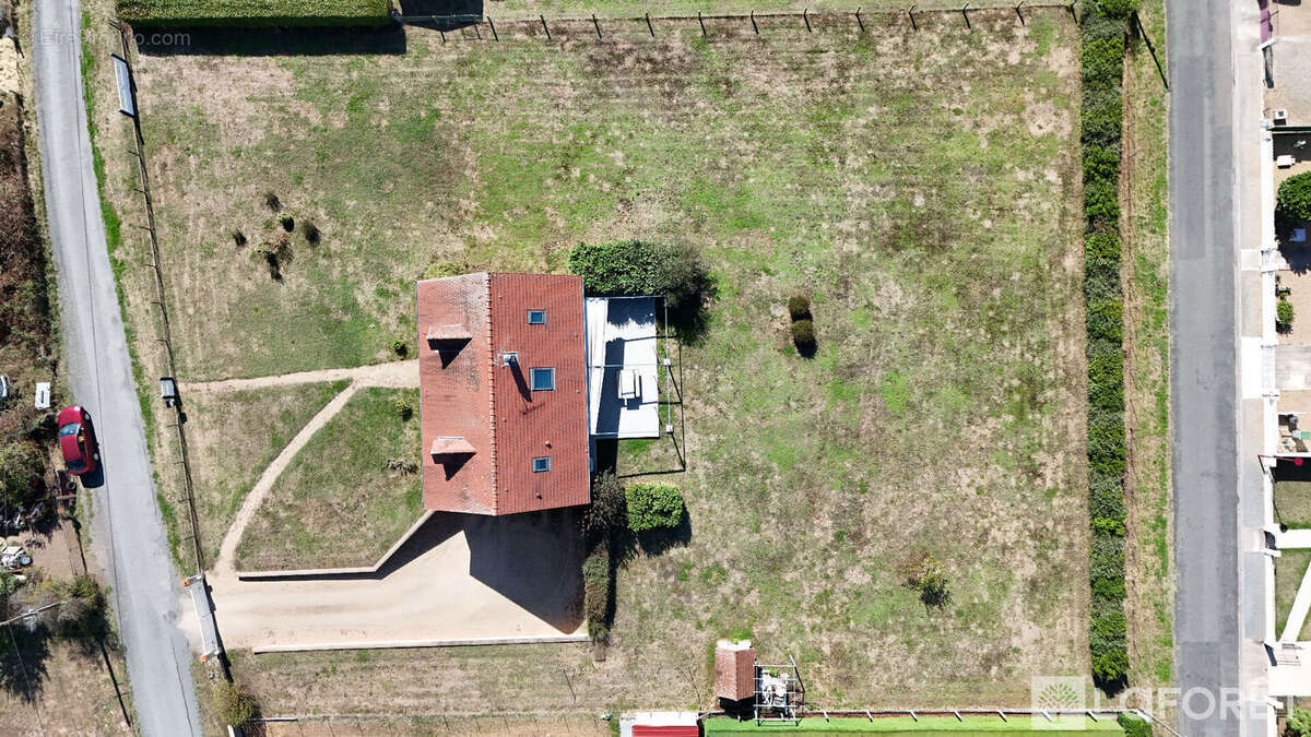 Maison à VILLENEUVE-SUR-ALLIER