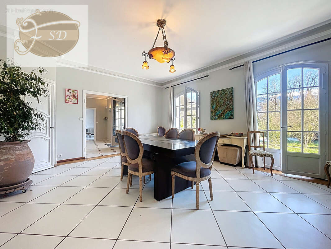 Maison à LA TERRASSE