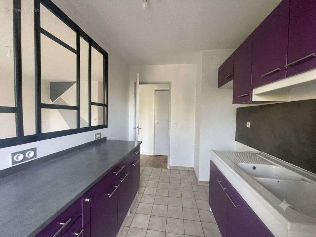 Charmant T2 lumineux de 46,56 m² avec grand balcon sur jardin et garage - photo 3