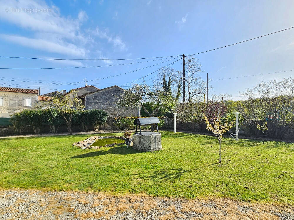 Maison à LA COURONNE