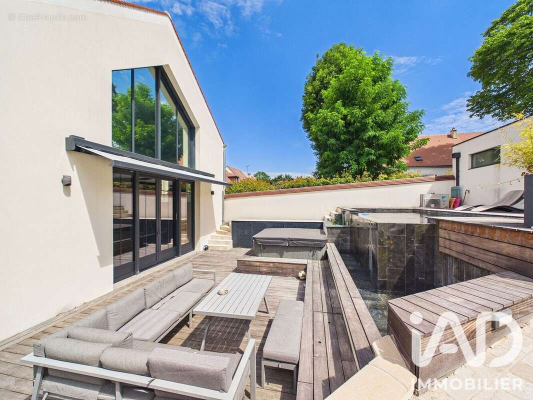 Maison 244 m² à Seine-Port  - photo 8