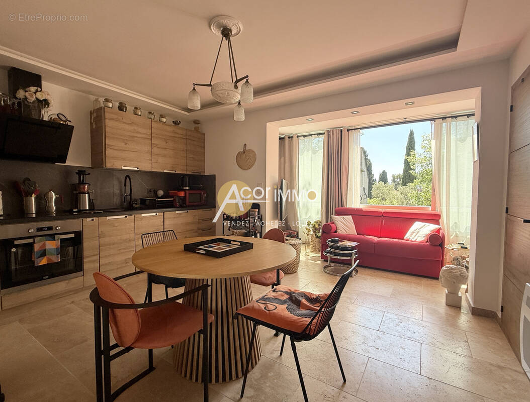 Appartement à SANARY-SUR-MER