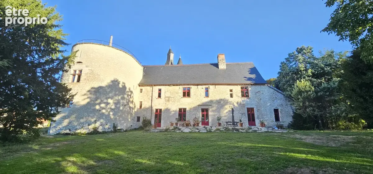 Château du XIIè siècle inscrit aux monuments historiques, dépendances et parc de 2 ha   Sud Touraine - photo 10
