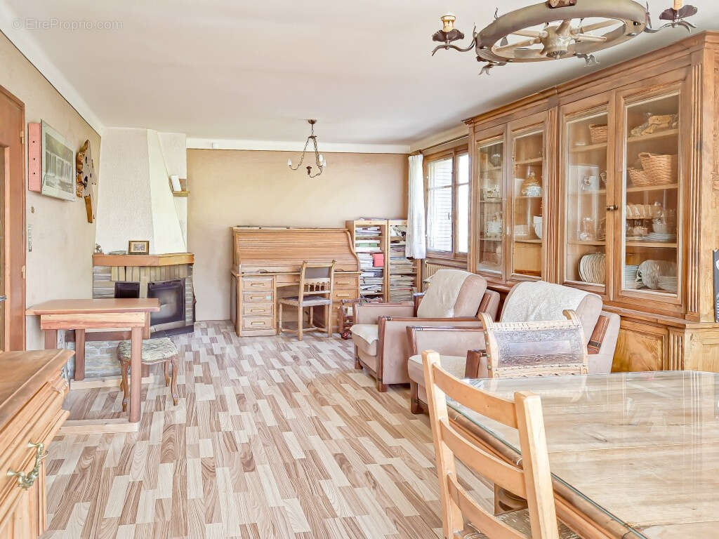 Virignin : maison env. 127 m2 avec ascenseur et sous-sol complet sur un terrain de 1483 m2 - photo 5
