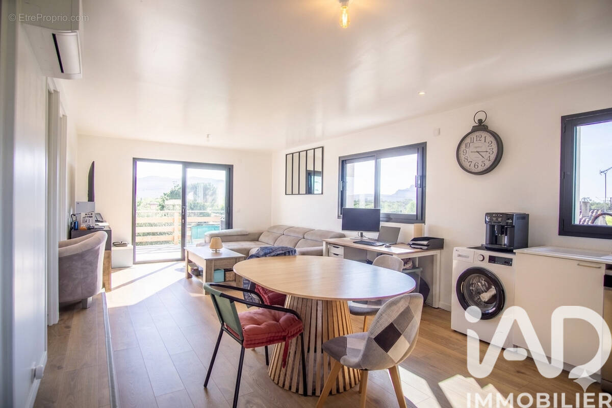 Photo 1 - Appartement à PUGET-SUR-ARGENS
