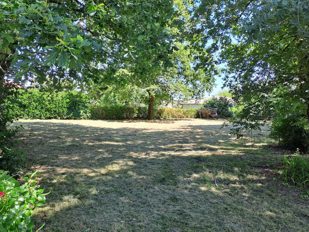Terrain à bâtir à vendre à LÉOGNAN - photo 4