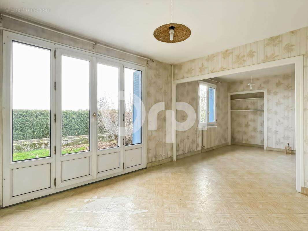 Maison à ANGERVILLE-LA-CAMPAGNE