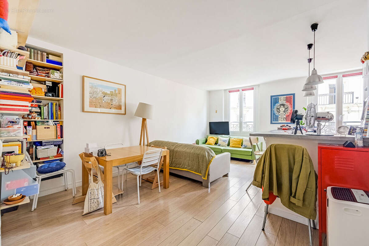 Appartement Paris 3 pièce(s) 62.54 m2 - photo 2