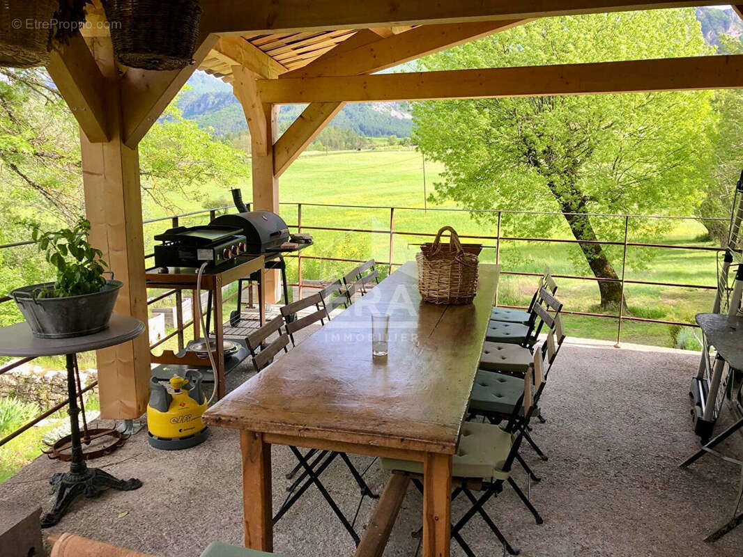 Autre à CHATEAUNEUF-MIRAVAIL