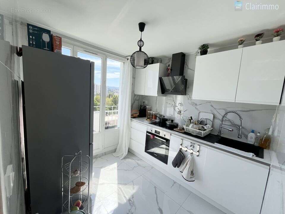 Appartement T3 a vendre - balcon - 13013 - métro -  ascenseur - Appartement à MARSEILLE-13E