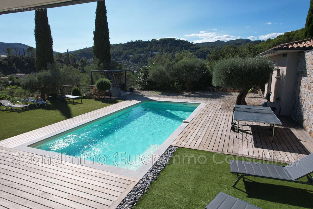 Maison à SOLLIES-TOUCAS