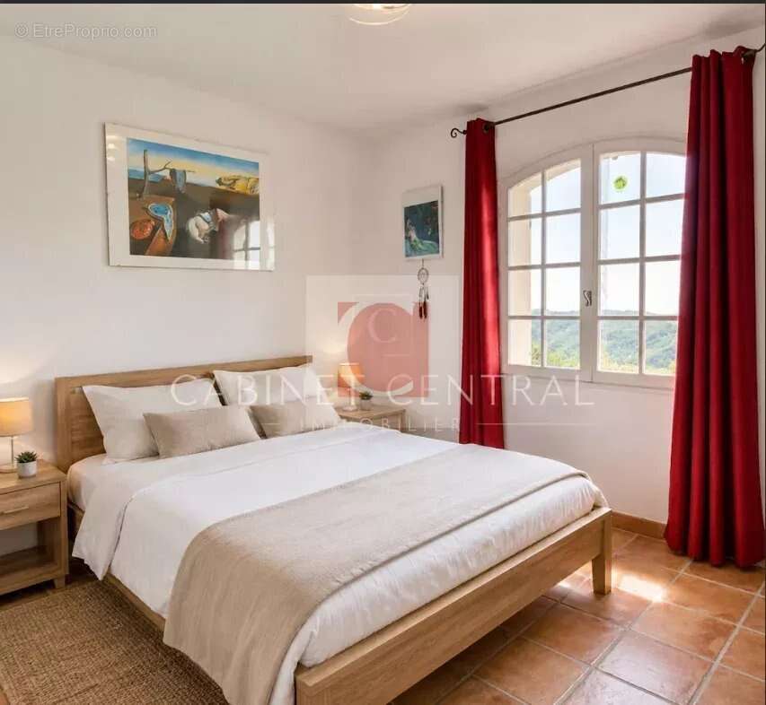 Maison à TOURRETTES-SUR-LOUP