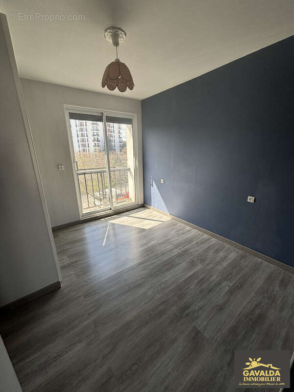 Chambre 1 - Appartement à PERPIGNAN