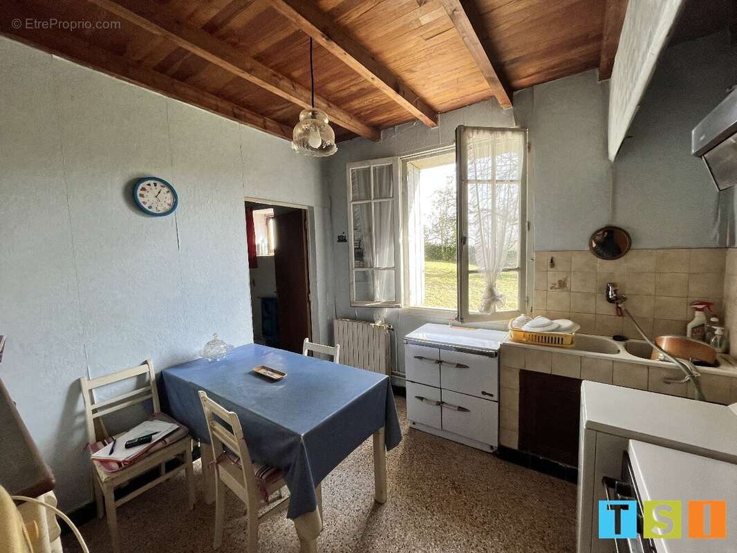 Secteur Montréjeau: Maison de campagne avec dépendance à rénover terrain de 970m² - photo 4