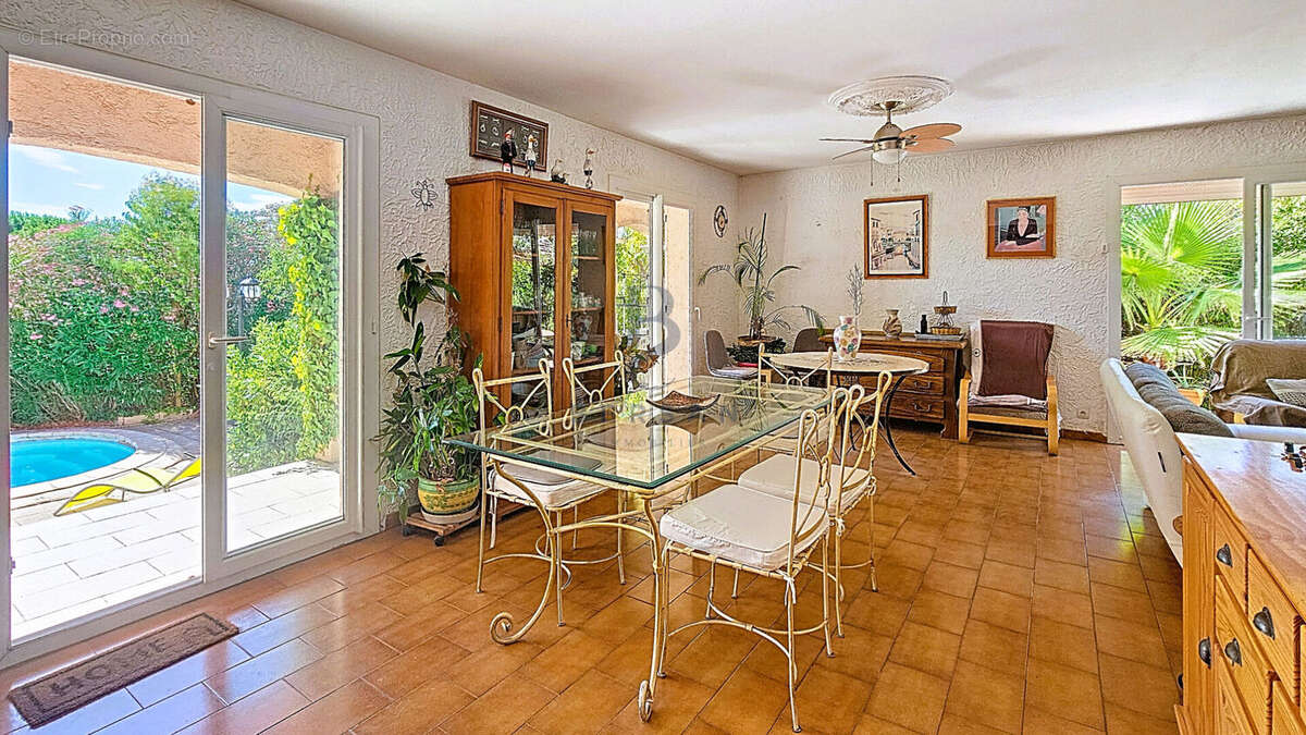 Maison à FREJUS