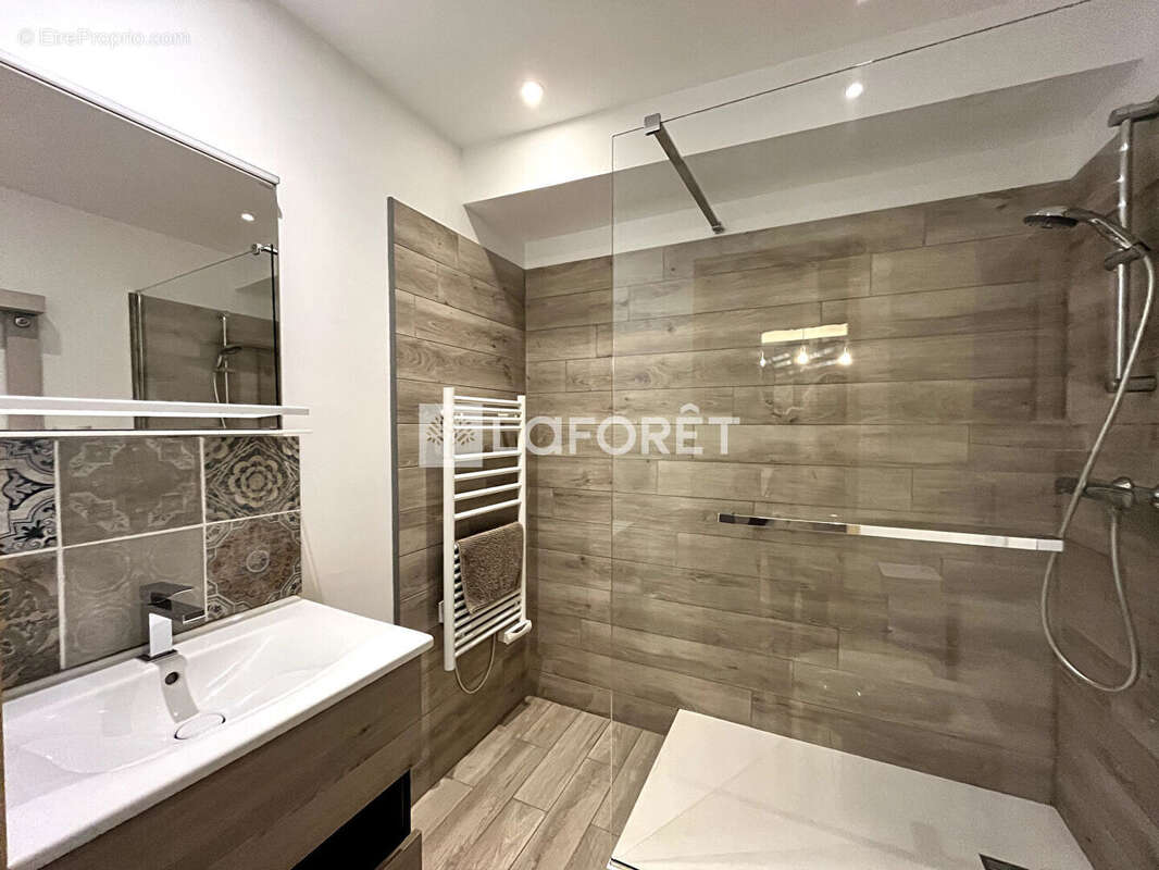 Appartement à L'ISLE-SUR-LA-SORGUE