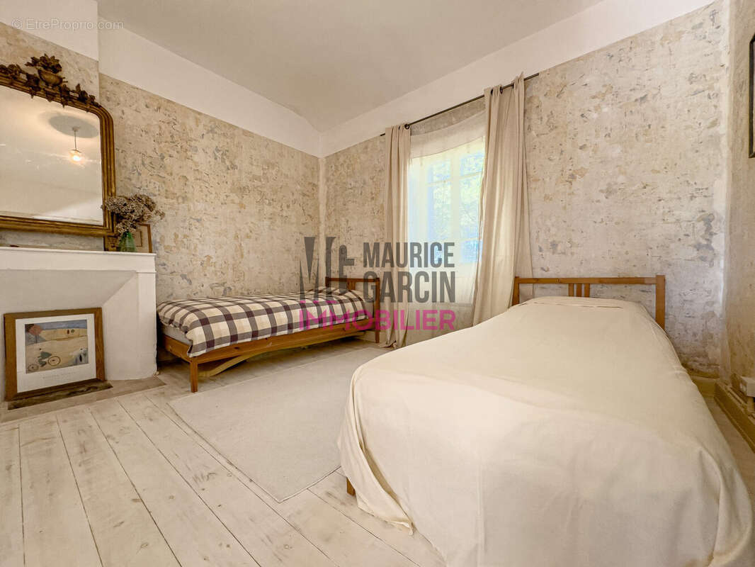 Maison à PERNES-LES-FONTAINES