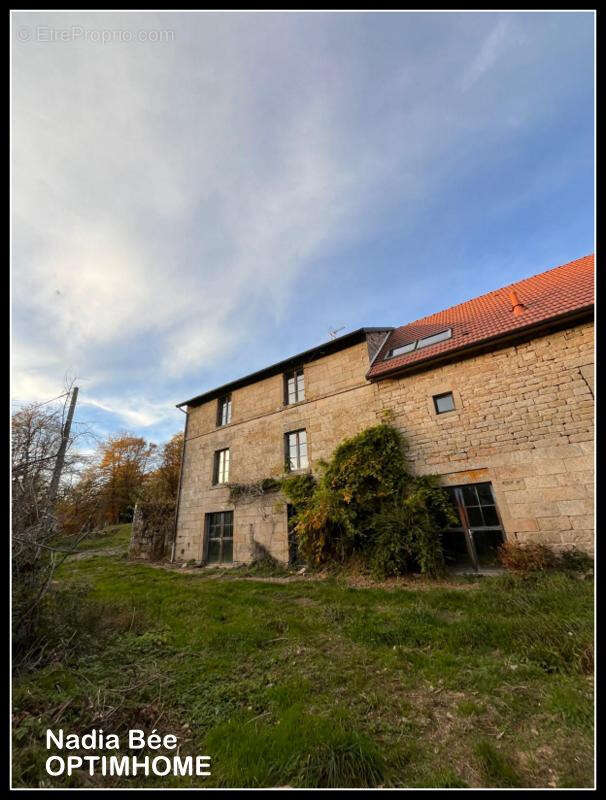 Maison à SAINT-PIERRE-BELLEVUE
