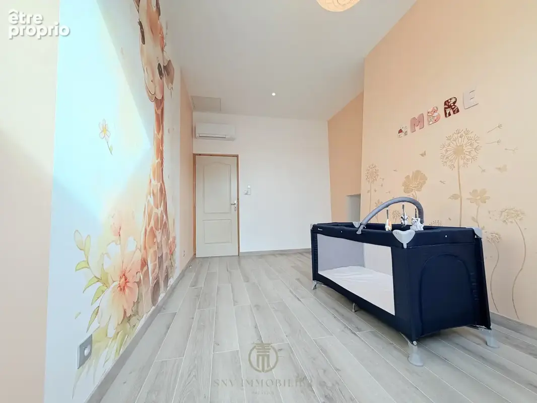 Maison familiale - 5 chambres - piscine couverte - dépendances et garage - photo 11