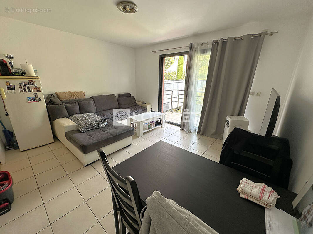 Appartement à SAINT-LAURENT-DU-VAR