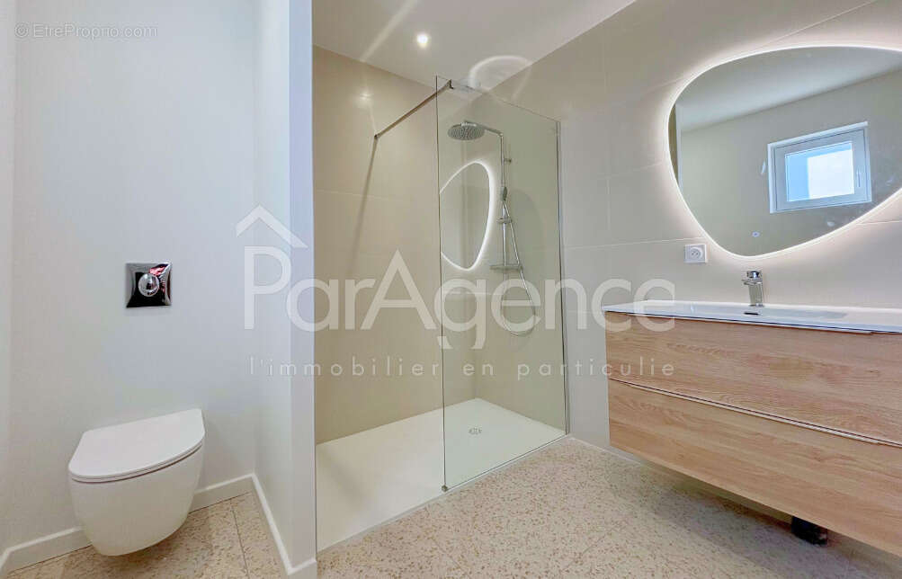 Maison entièrement rénovée - Grand sous-sol - Centre-ville - photo 17