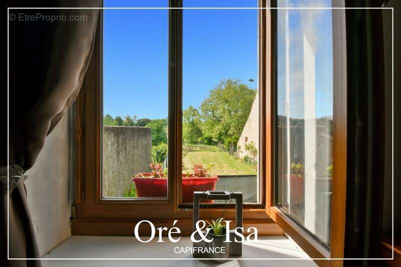 Dpt Cher (18), Loye-Sur-Arnon, Maison 112 m² – Grand terrain, dépendance de 100 m² et garage avec fosse - photo 11