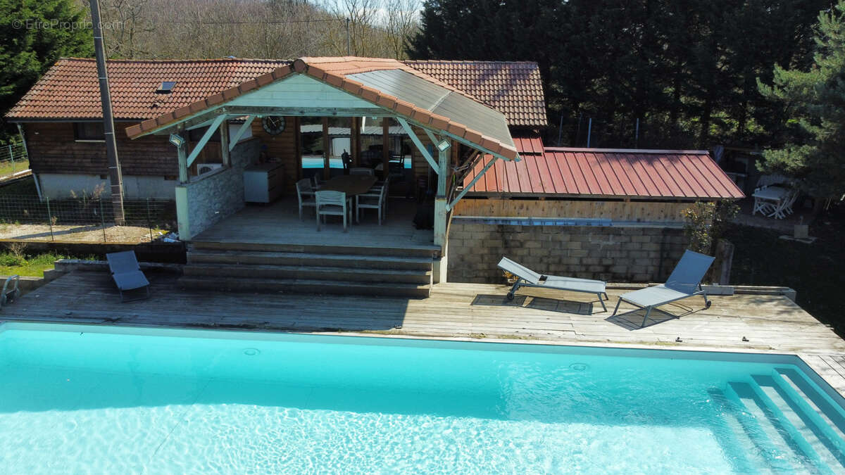 Maison à MONTFALCON