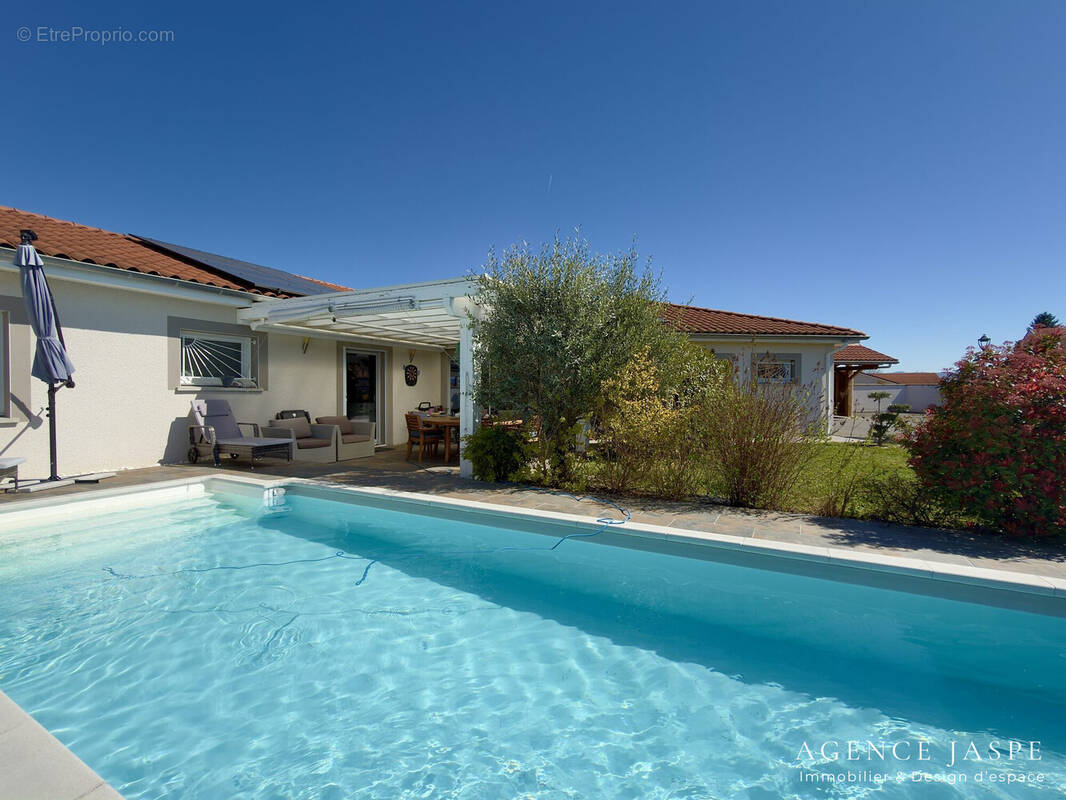 Maison à SAINT-CYPRIEN