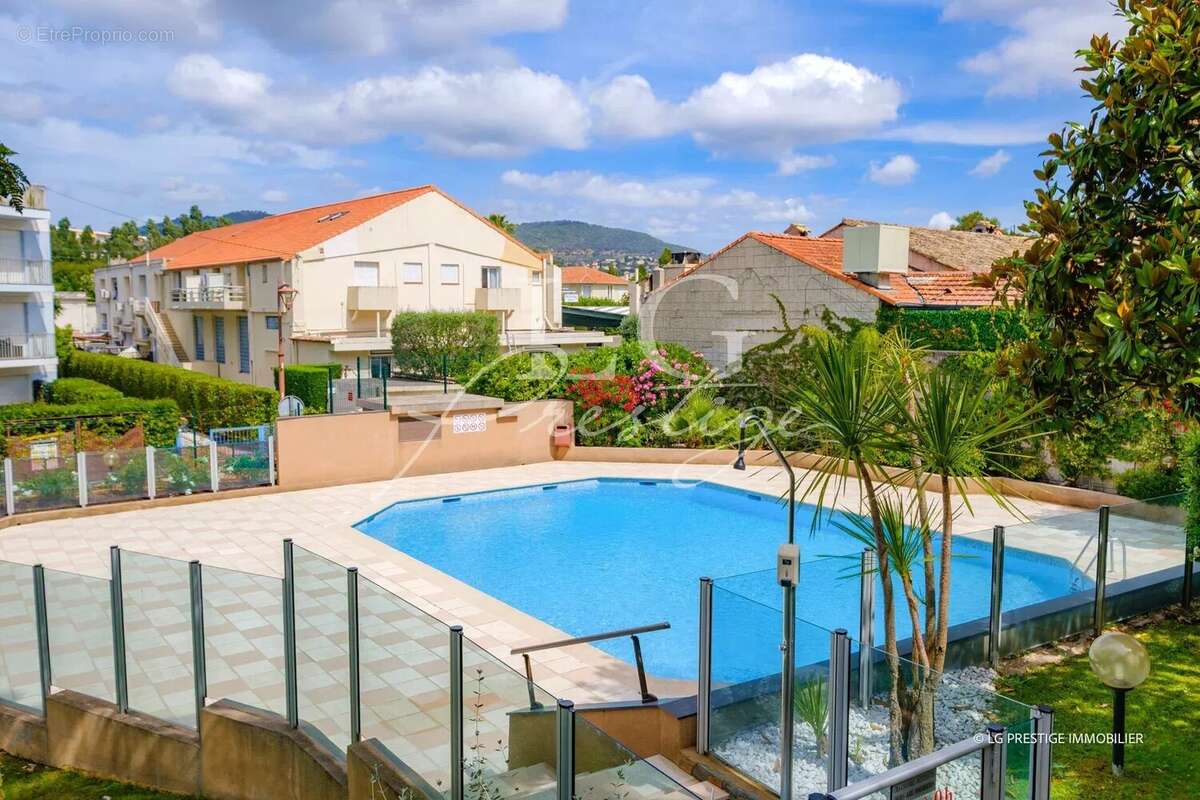 Appartement à MANDELIEU-LA-NAPOULE